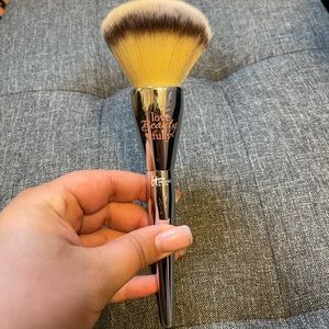 IT cosmetics Powder Brush